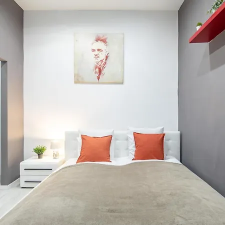Cozy & Central With 2-bedroom * Budapest