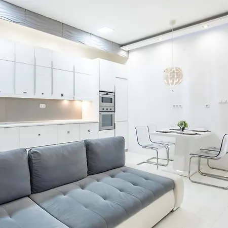 Cozy & Central With 2-bedroom Apartment Budapest