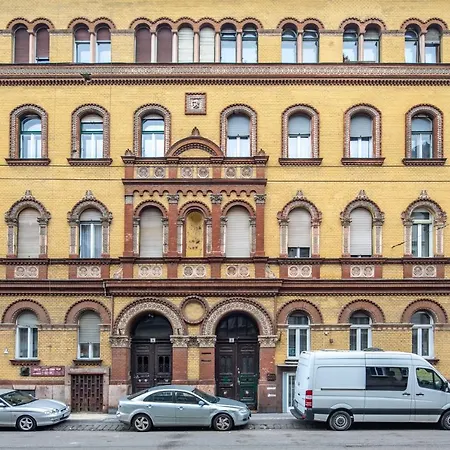 Cozy & Central With 2-bedroom Budapest