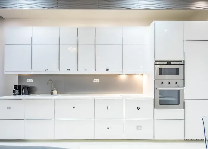 Cozy & Central With 2-bedroom