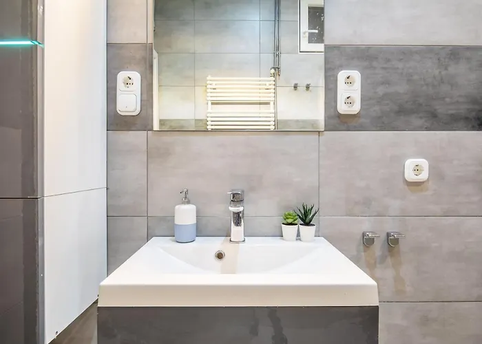 Cozy & Central With 2-bedroom * Budapeste