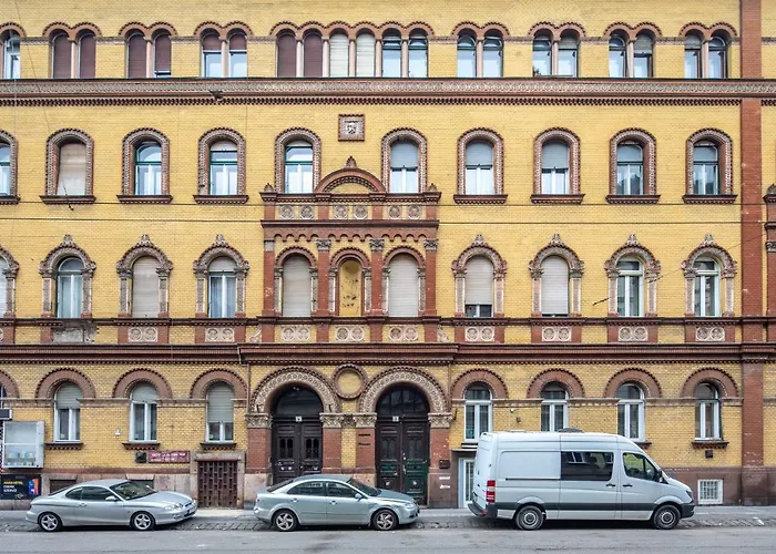 Cozy & Central With 2-bedroom Budapest